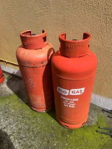 Empty gas cylinder x7