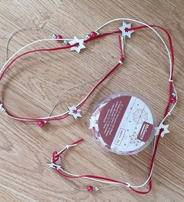 BNIP - A 3 Meter Roll of Christmas Gift Ribbon - Read Carefully