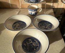 Arklow Pottery 3 Cereal/Desert Bowls 2 Cups & 1 Saucer
