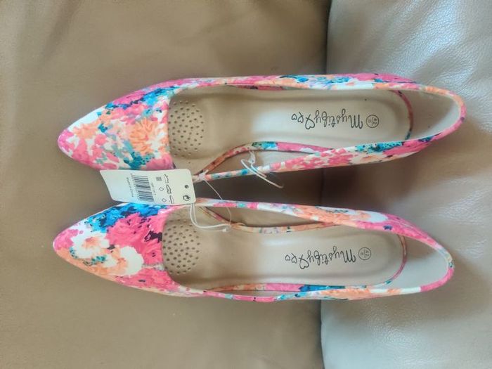 BNWT Floral Mystify high heels size UK8 EU42 Postage included