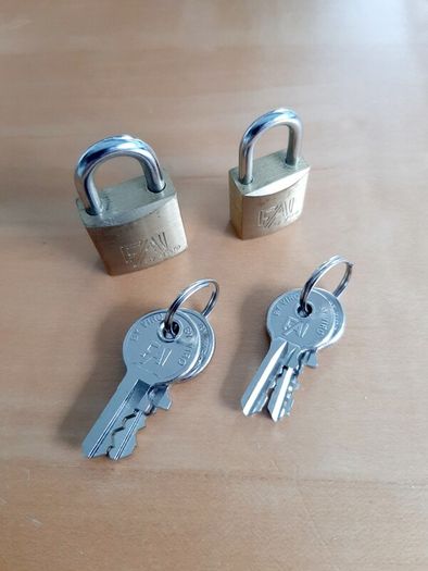 Luggage padlocks (2)