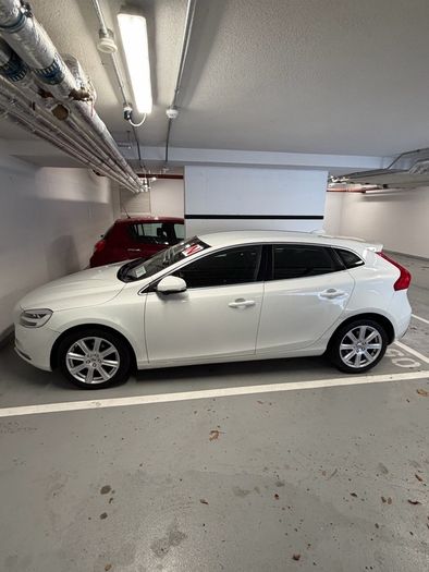 2018 Volvo V40