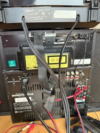 AKAI AX-590 stereo system