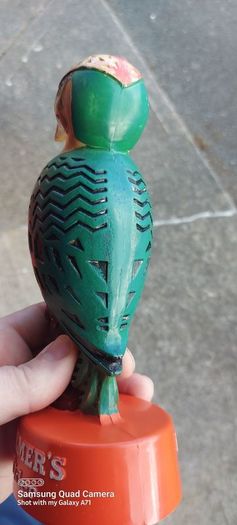 Original bulmers woodpecker display item,collectors item, hard to come by ,little damage on he's beak,,see pictures for condition,,price includes post to anywhere in Ireland, by certificate proof of post, sold as is ..made by Harry E. tunnigcliffe London,