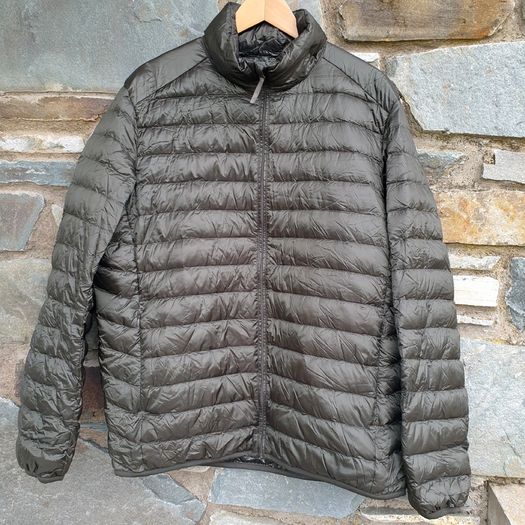 Uniqlo mens olive down jacket ultra light Large