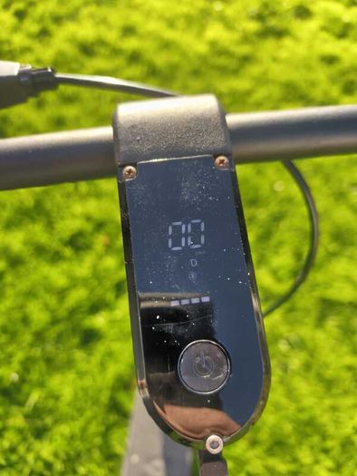 LOCO Motion Pro Electric Scooter