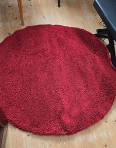 red rug/carpet