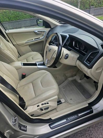162 Volvo XC60 SE D4 Auto