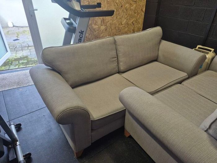 Beautful 3 +2 dfs sofa set