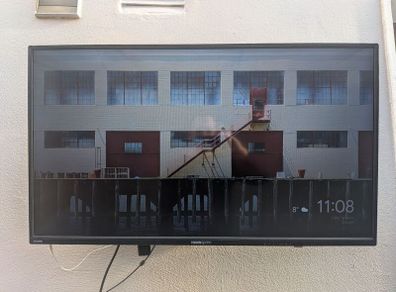 Hannspree Outdoor Monitor Setup + Weatherproof Cover and Google Chromecast