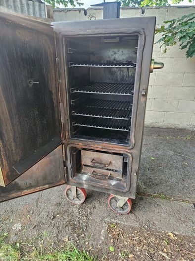 BBQ Smoker
