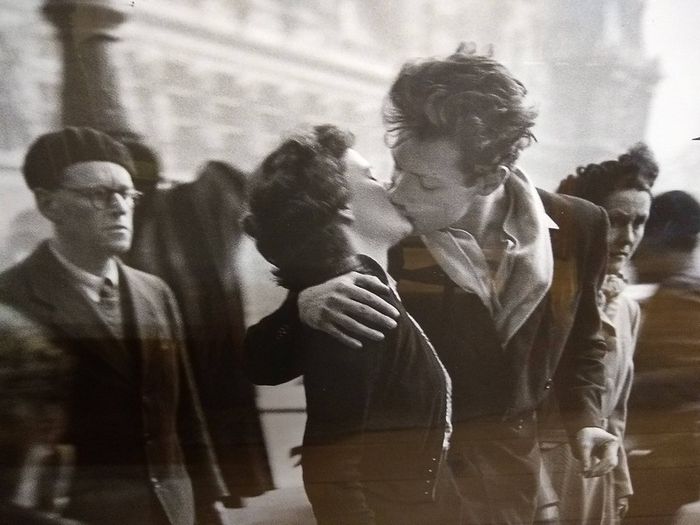 Framed Print The Kiss