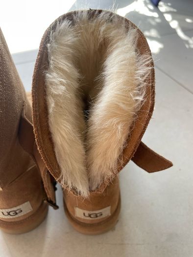 UGG Remora Buckle boot in chestnut suede with a wool lining size UK 3 brand New