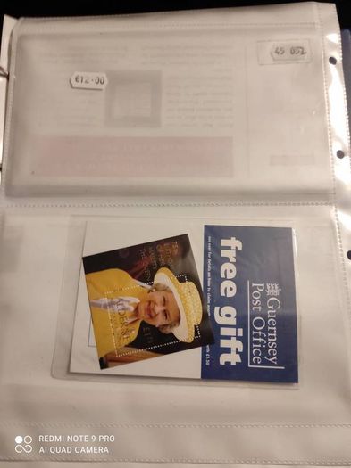 Stamp album UK's Presentation packs x 100