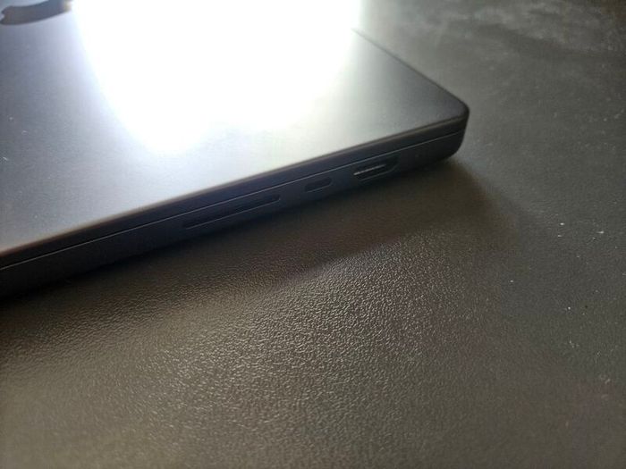 Macbook Pro 16 inch 24GB RAM 512GB SSD Applecare+