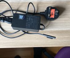 Microsoft 65w mains power charging cable