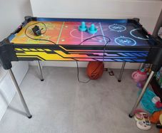Air hockey