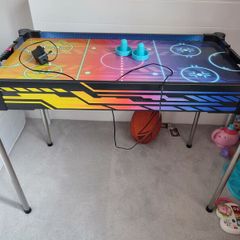 Air hockey