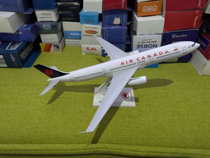 Air Canada 1:200 scale model airplane, Airbus A330 aircraft, made by Skymarks