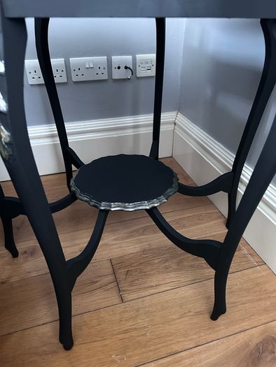 Entrance table