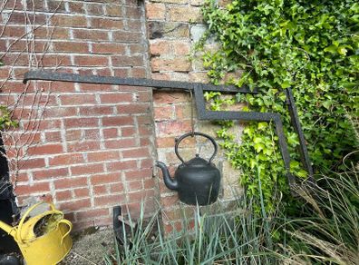 Cast iron garden collection