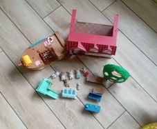 Sylvanian family and Polly pockets