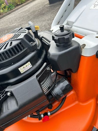 Stihl RM 756 YC self-propelled petrol lawnmower
