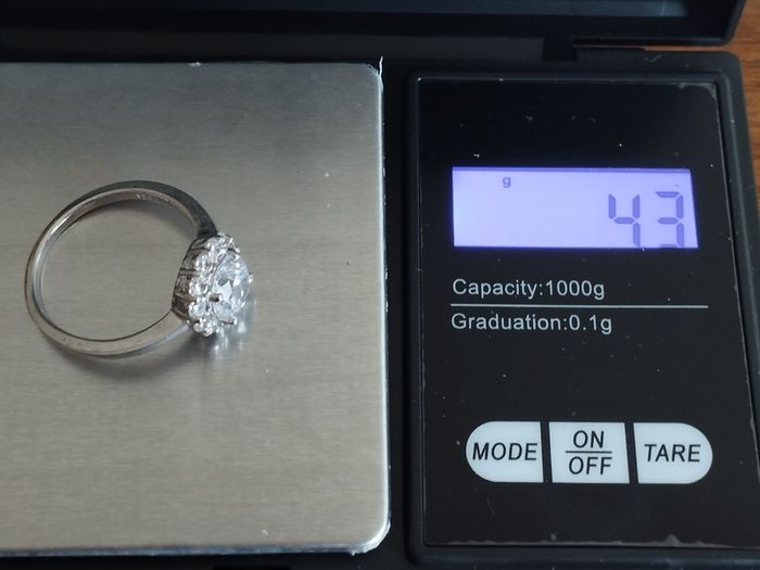 Vintage 925 Sterling Silver CZ Cluster Ring.