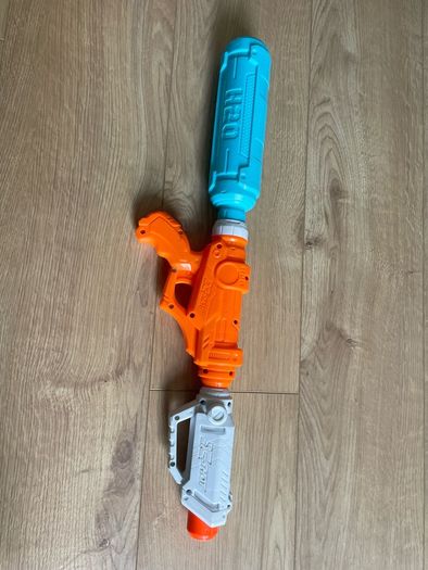 Nerf water gun