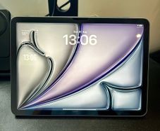 iPad Air M4 11 inch 128GB, Space Grey, 100% Battery, Like New
