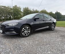 2019 Opel Insignia clean car