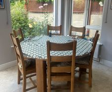 solid round oak table