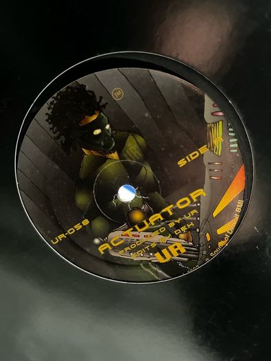 10e each Techno 12" vinyl