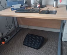 Sturdy office desk