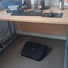 Sturdy office desk
