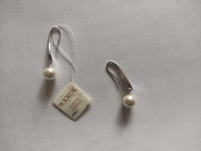 silver pendant and drop earrings with pearl