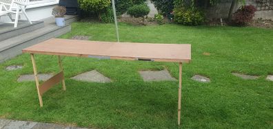 Foldable Wallpapering Table