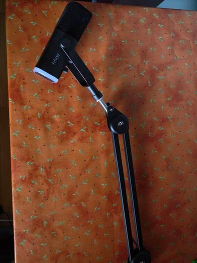Fifine AM8 with arm