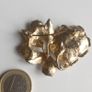 Vintage gold tone flower shaped statement brooch pin 21.3g     brooch Image 3