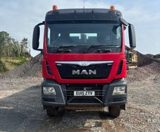 Man - 8 Wheeler Tipper - Auto- Year 2015