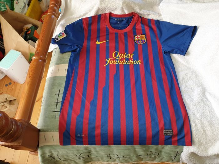 Barcelona Football Club Home Jersey 2011 to 2012 Large Adult Nike