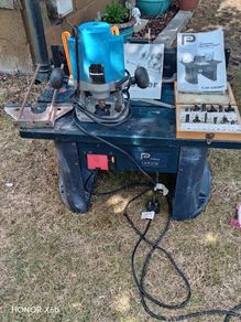 Table and hand routers