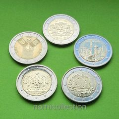 Commemorative Uncirculated 5 x 2 Euro coins.