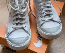 Nike high top trainers size 7