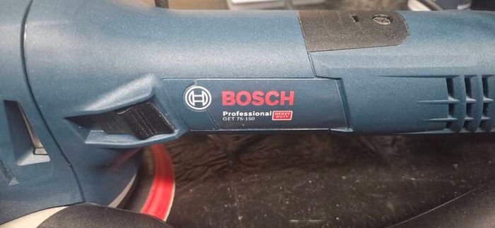 BOSCH GET 75-150 corded sander and full box of 3M Xtract 80 grit sander discs plus other pads