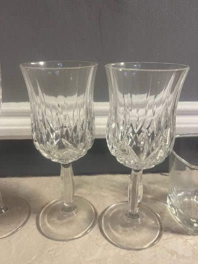 Crystal Cut Flutes, Wine Glasses & Tullamore Dew Whiskey Tumblers (6 Pieces)