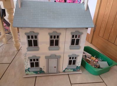 Doll's house