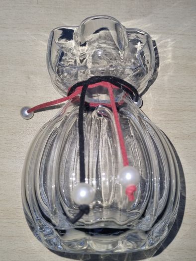 Parla (or Parle) vase designed by Maria Petterson for the Swedish glassworks SEA Glasbruk.