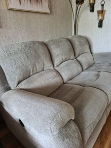 3 seater electric recliner.