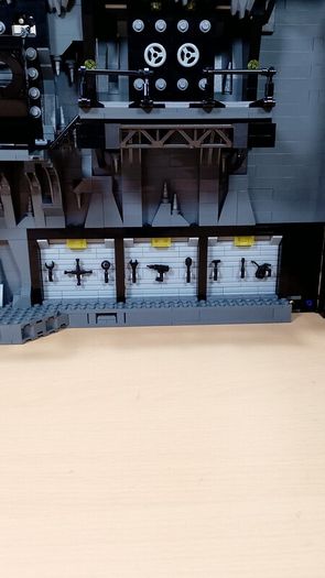 LEGO 76252 Batcave - Shadow Box